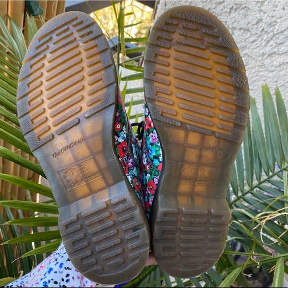 SOLD Limited edition floral doc martens - Picture 3 of 7